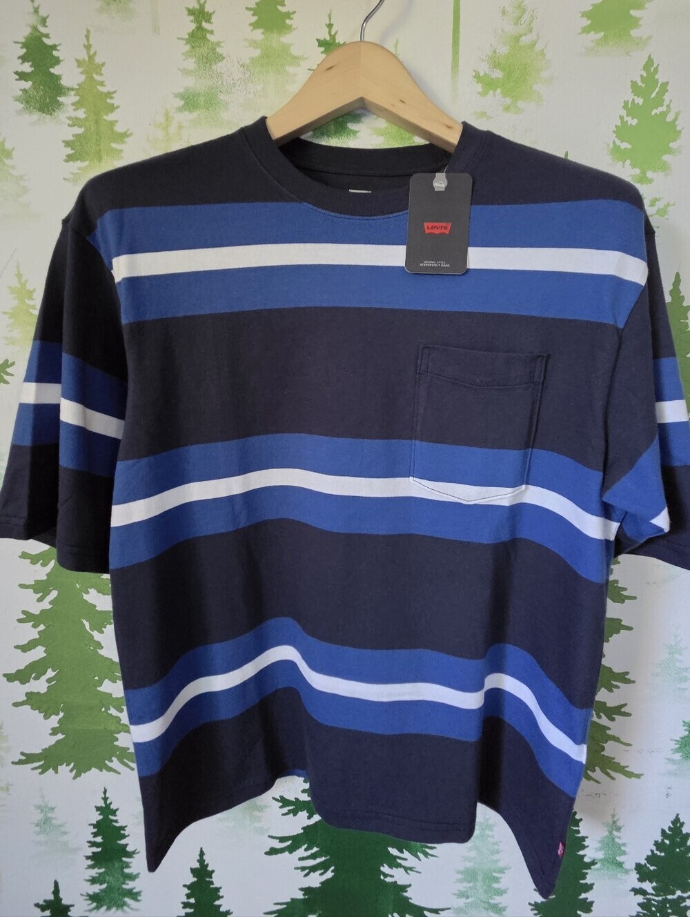 Levi's Loose Men's Striped Pocket T-Shirt